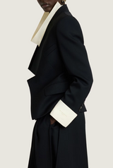 Reverse lapel jacket in wool