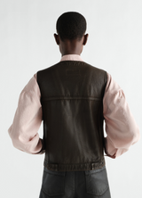 ZIPPED VEST IN COATED BROKEN TWILL