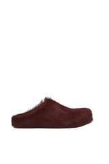 Burgundy long hair calfskin Fussbett sabot