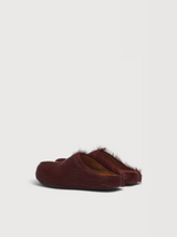 Burgundy long hair calfskin Fussbett sabot