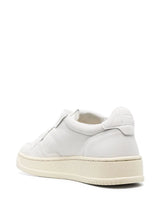 Autry logo-patch low-top sneakers - LISKAFASHION