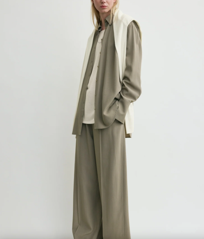 Classic tuxedo shirt taupe