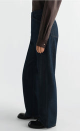 HIGH WAISTED CURVED PANTS IN DENIM