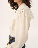 MAXI-COLLAR BLOUSE IN SILK JACQUARD & LACE