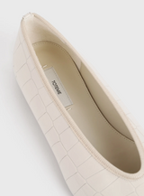 Minimalist croco-embossed ballerinas oyster