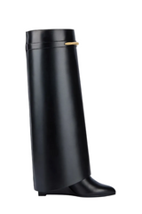 Shark boots in leather