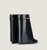 Shark ankle boots in leather