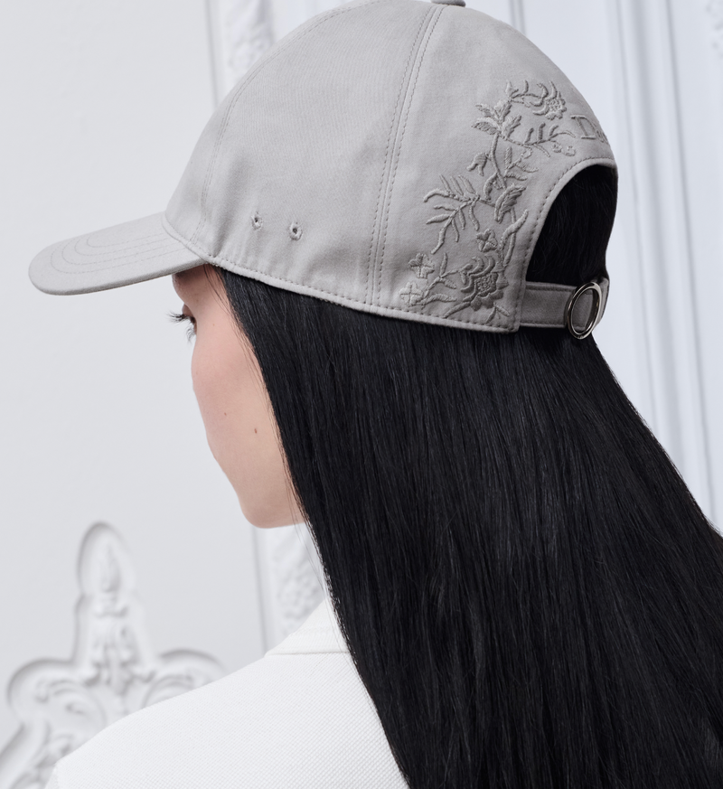 Dior Médaillon D-Player Cap – LISKAFASHION