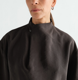 SOFT COLLAR TOP IN DRY SILK