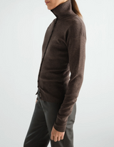 BUTTONED TOP IN FINE WOOL