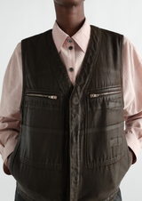 ZIPPED VEST IN COATED BROKEN TWILL