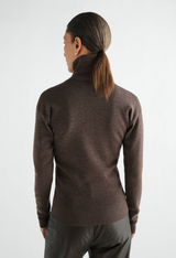 BUTTONED TOP IN FINE MERINO WOOL