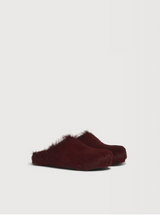 Burgundy long hair calfskin Fussbett sabot