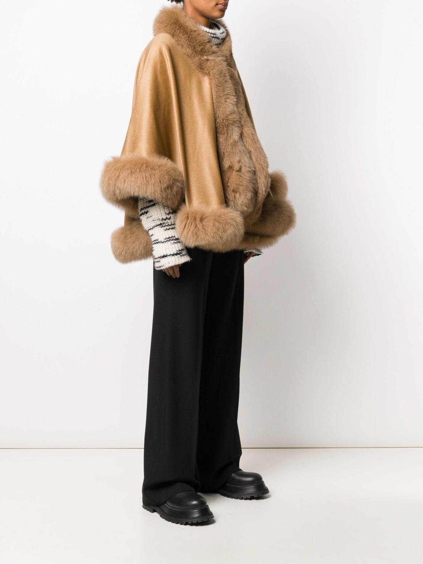 Cashmere Cape with fox – LISKAFASHION